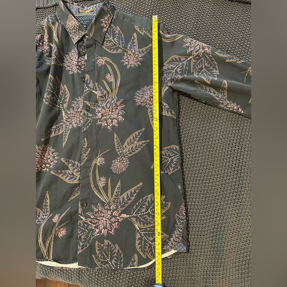 Ted Baker London Mens Dark Floral Button Down Shirt EUC Long Sleeve - Picture 8 of 9